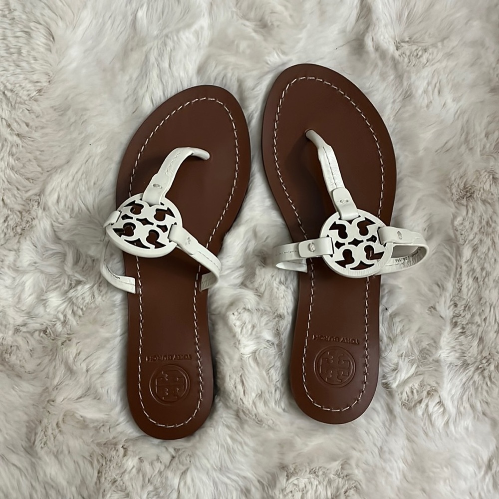 Tory sandal size 5 BRAND NEW